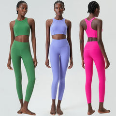 Women’s Fitness Set with Fitted Crop Top and Leggings
