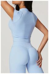 Cropped Fitness with Front Cut-Out and Short Sleeves
