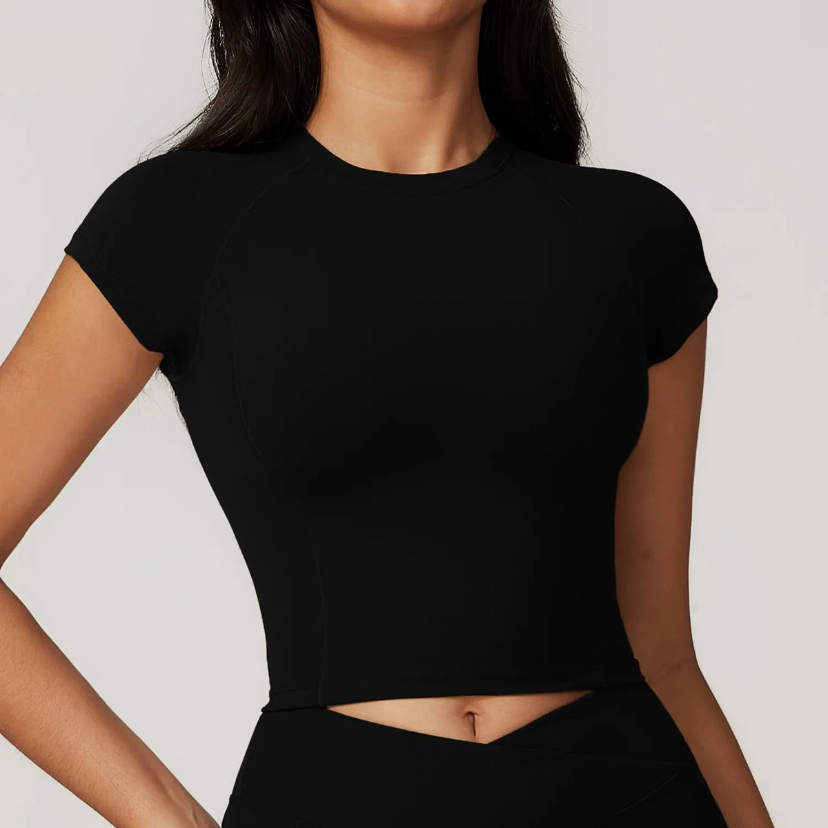 Cropped Fitness with Front Cut-Out and Short Sleeves