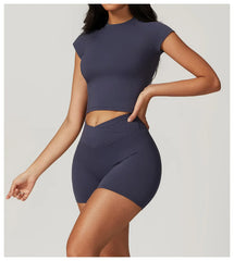 Cropped Fitness with Front Cut-Out and Short Sleeves