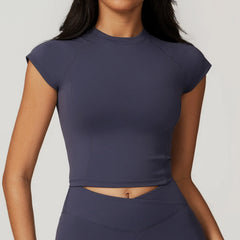 Cropped Fitness with Front Cut-Out and Short Sleeves