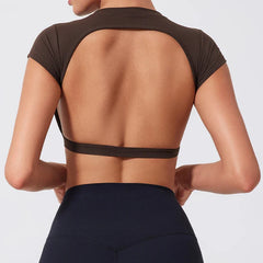 Cropped Fitness with Open Back and Short Sleeves – Fixed Straps and Bold Style